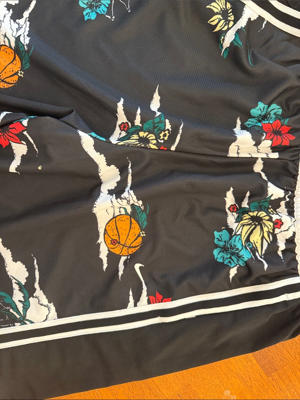 Nike Black Floral Athletic Shorts with White Stripes xl - Picture 5 of 5